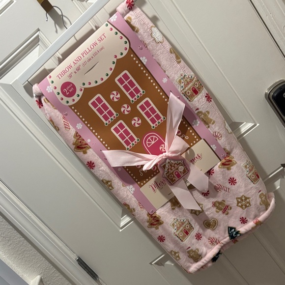 Pink Gingerbread Throw Only - Picture 2 of 2